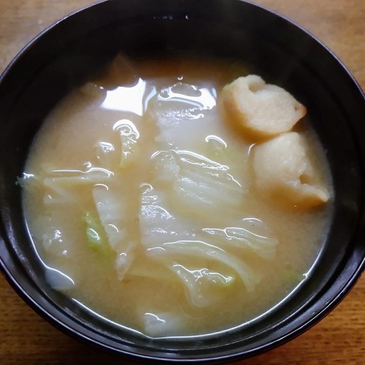 白菜と麩の鯛味噌入り味噌汁